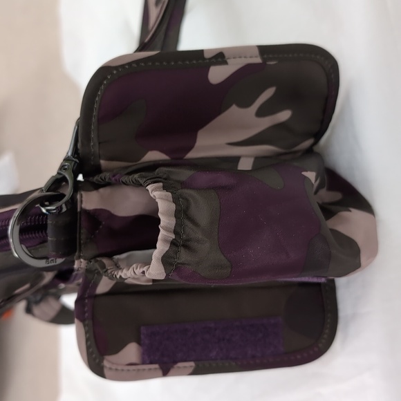 LUG Purse Purple Camo Crossbody Lots of pockets - Picture 11 of 13